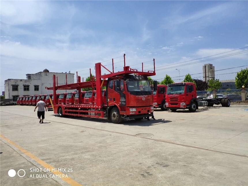 四川柳汽乘龍單橋轎運(yùn)車哪里找