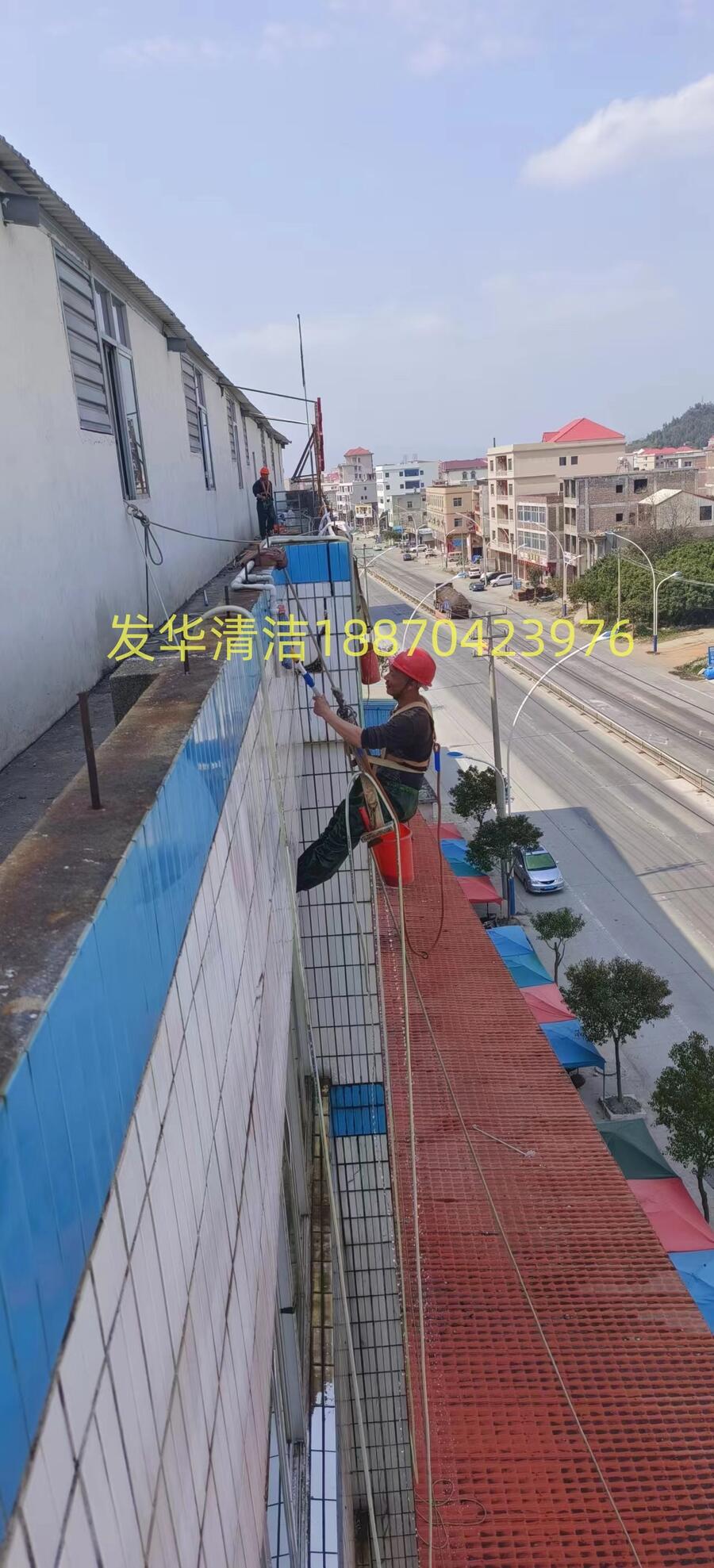 福建漳州市舊廠房清洗公司聯(lián)系方式蜘蛛人高空作業(yè)瓷磚空鼓修復(fù)