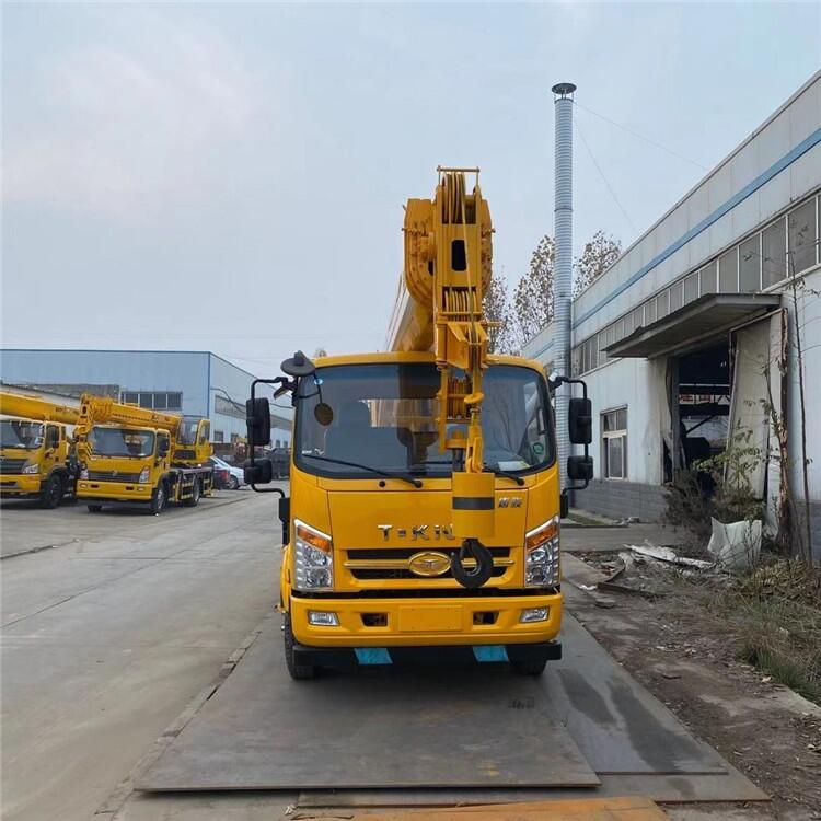 12噸吊車 東風(fēng)吊車 變形金剛吊車