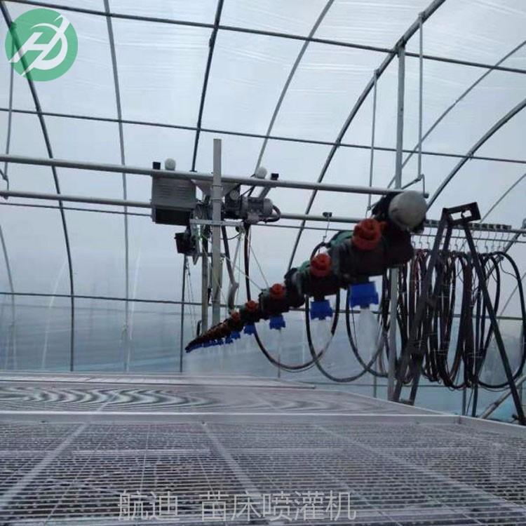 什么是溫室雙臂自走式噴灌機