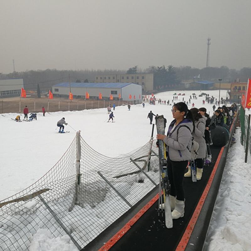 戲雪樂園滑雪魔毯輸送設(shè)施 諾泰克滑雪魔毯生產(chǎn)廠家