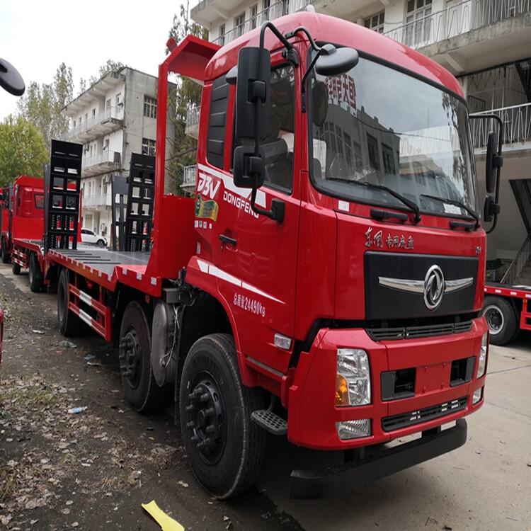 東風(fēng)暢行D3V前四后四挖機(jī)平板拖車價(jià)格  東風(fēng)小三軸平板運(yùn)輸車