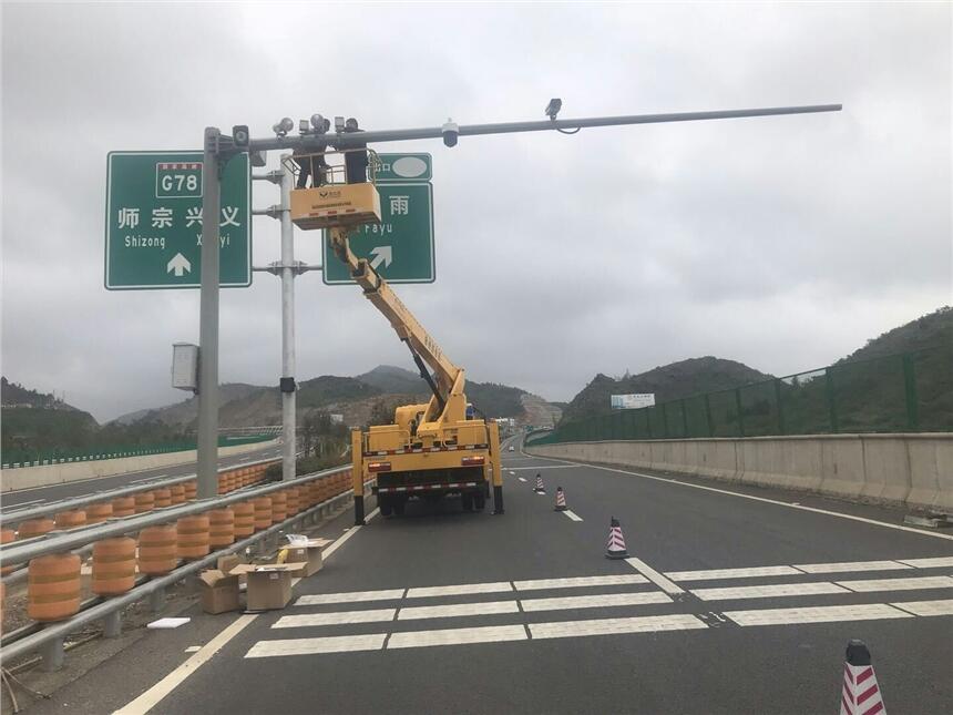 昆明高空作業(yè)車出租 監(jiān)控維修車出租 升降車出租