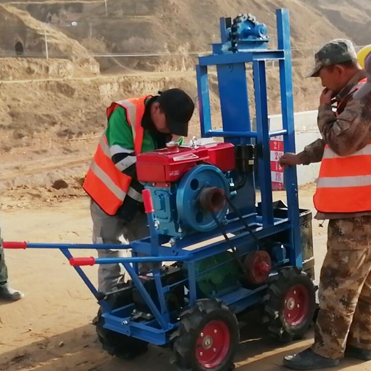 自走式柴油打夯機(jī) 四輪自走式柴油夯土機(jī)廠家供應(yīng)動(dòng)能大