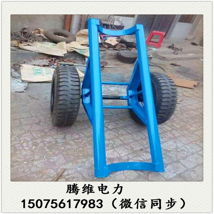 電線桿跑車及牽引工具，線桿炮車價(jià)格，運(yùn)電線桿的炮車