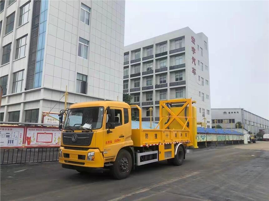 防撞緩沖車多少錢 -東風(fēng)天錦底盤報(bào)價(jià) -價(jià)格 圖片 廠家