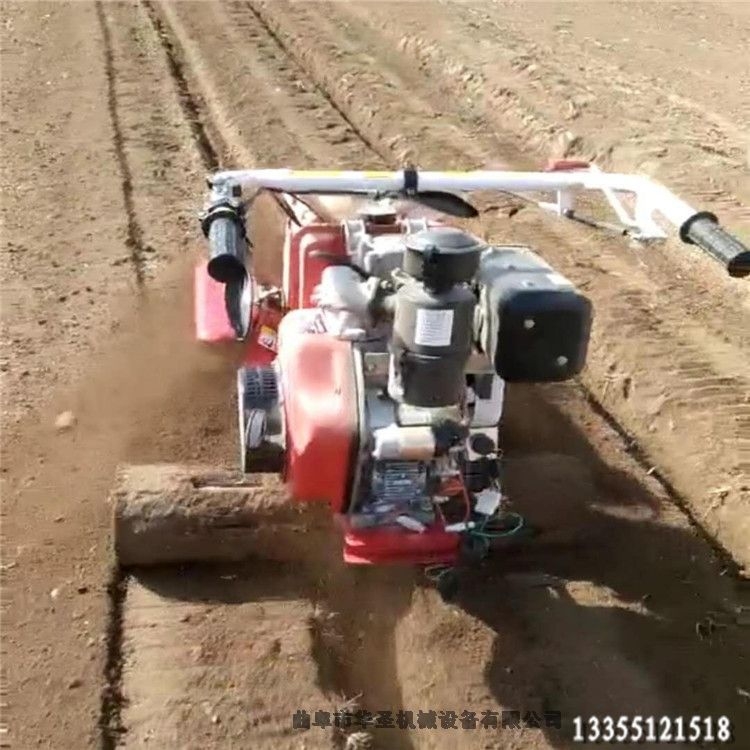 吉林山東小型手扶式的開(kāi)溝機(jī)廠家農(nóng)用小型培土機(jī)多功能開(kāi)