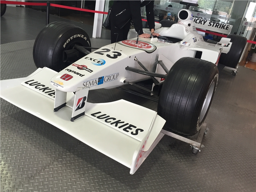 上海租車公司 出租法拉利F1方程式賽車 租賃本田F1方程式賽車 展示拍照租F1賽車