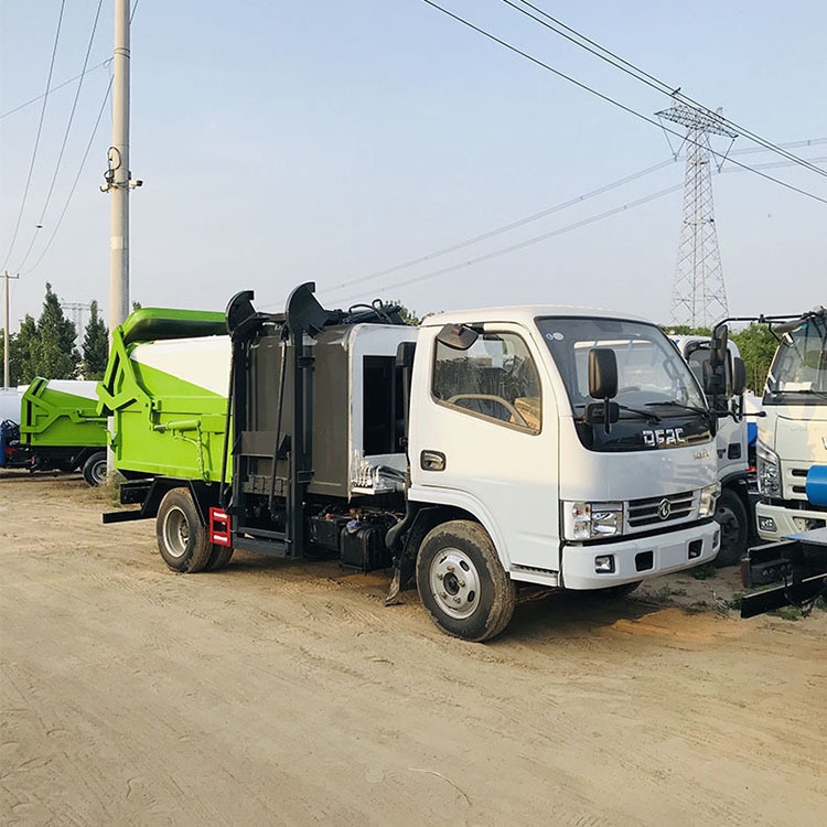 武漢市楚雄彝族自治州國(guó)六東風(fēng)多利卡D7洗掃車  掃路吸塵洗掃車報(bào)價(jià)