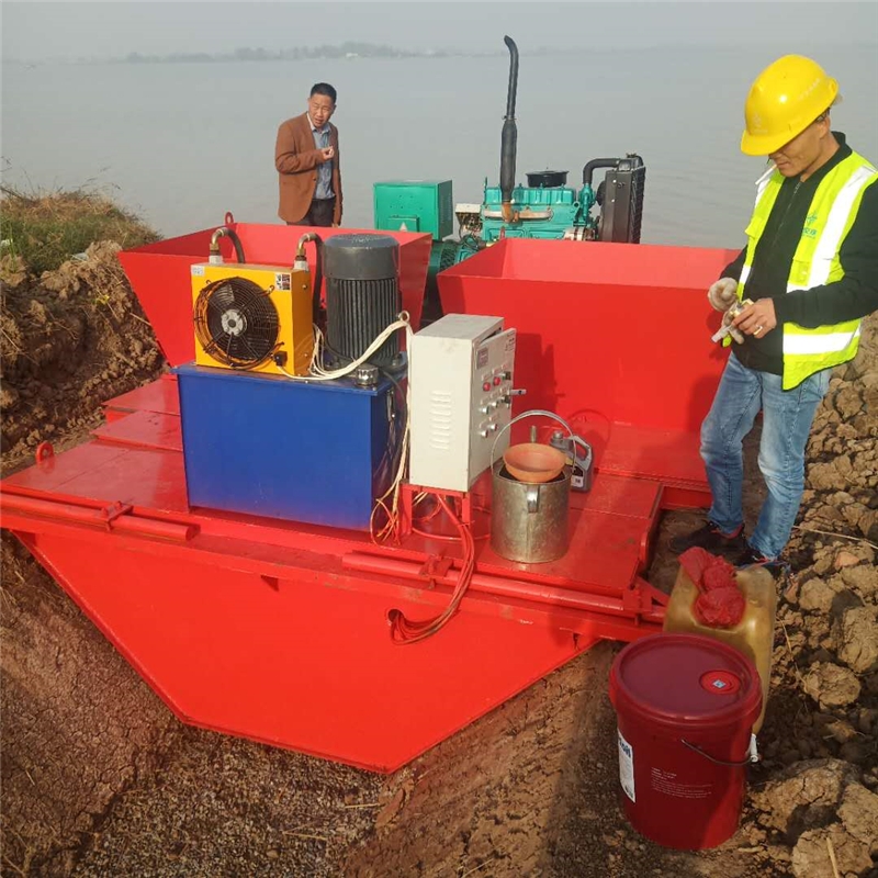 現(xiàn)澆式混凝土渠道成型機 全自動水渠成型機