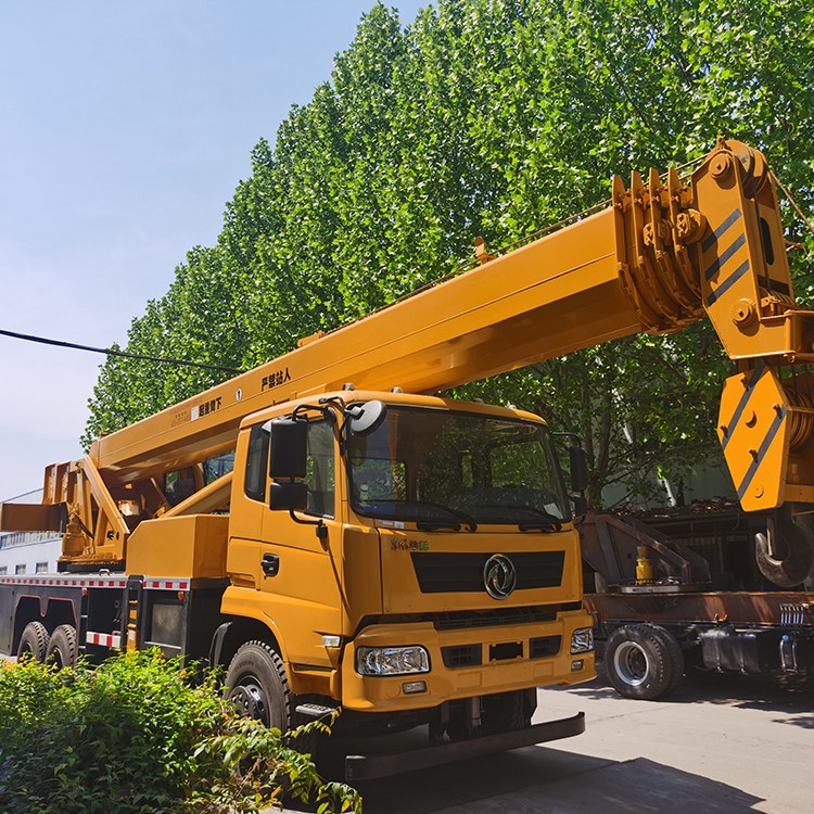 東風(fēng)25噸汽車吊參數(shù) 25噸汽車吊國五 東風(fēng)汽車吊