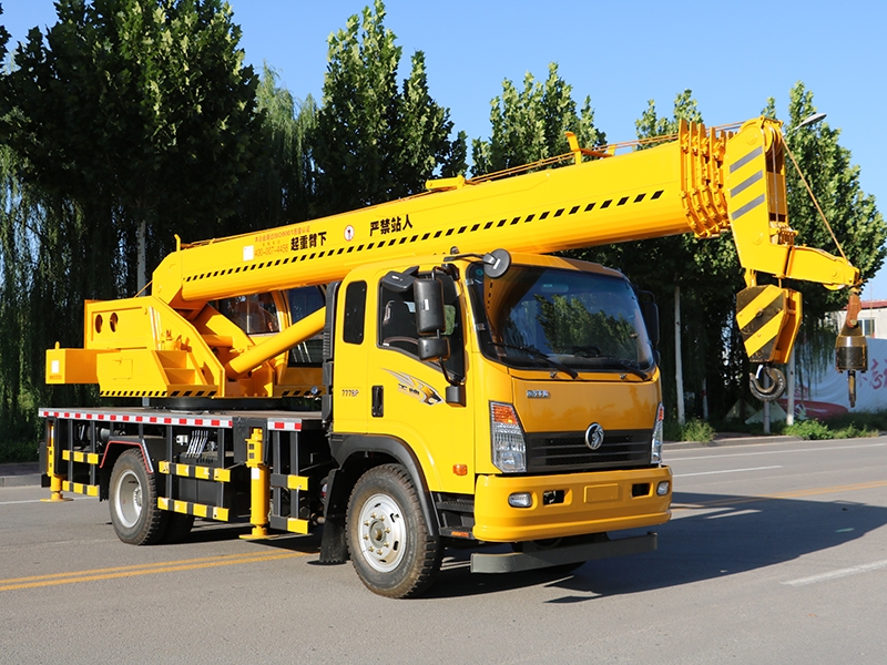 新款國(guó)六汽車吊 12噸吊車哪個(gè)牌子好 東風(fēng)12噸汽車吊質(zhì)量保證