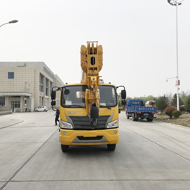 東風(fēng)12噸汽車吊車 山東12噸吊車廠家直供 支持分期