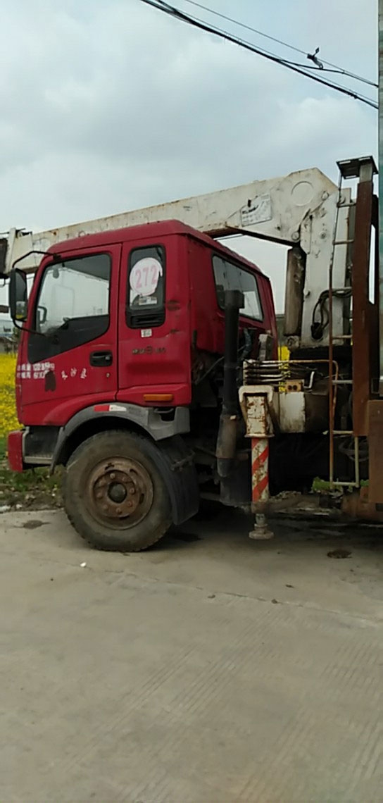 轉(zhuǎn)讓出售 180大馬力福田瑞沃 8噸中聯(lián)隨車吊