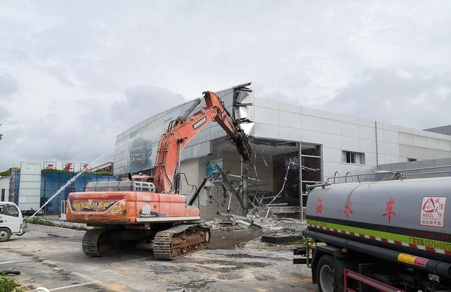 東莞道滘鎮(zhèn)拆遷公司 鋼結構廠房拆除 化工廠拆除 流水線工業(yè)設備拆除