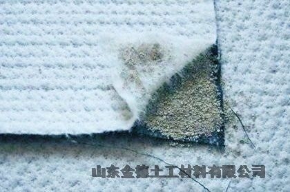 1.5mm厚黑膜甘肅復合防滲墊低溫下易施工膨潤土毯3.5公斤