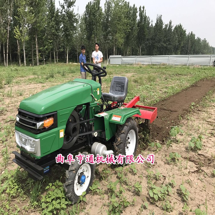 果園大棚偏坐四驅(qū)犁地旋耕機(jī) 15馬力迷你小四輪價格