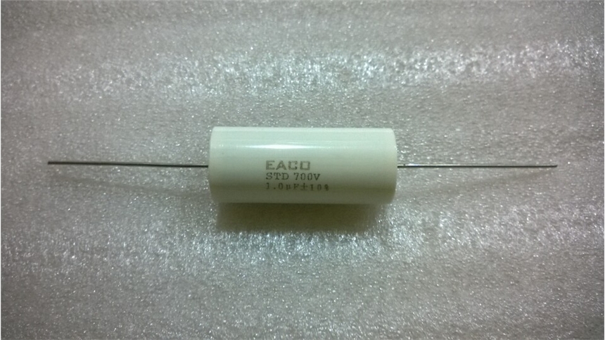 EACO1.0uf700V