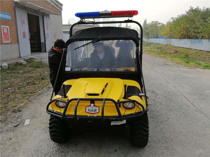 水陸兩棲汽車防汛抗旱地形車8輪驅(qū)動結(jié)構(gòu)緊湊專業(yè)防洪救災(zāi)市政救援