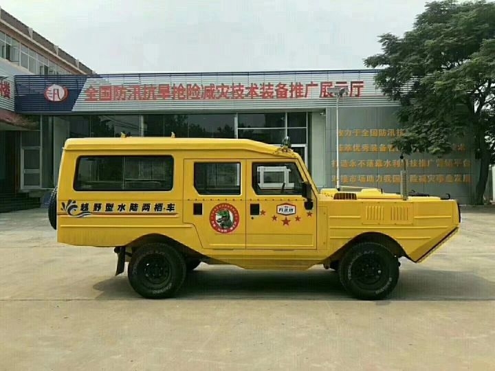 水陸兩棲救援車廠家水陸兩棲越野車性能全地形水陸兩棲車批發(fā)