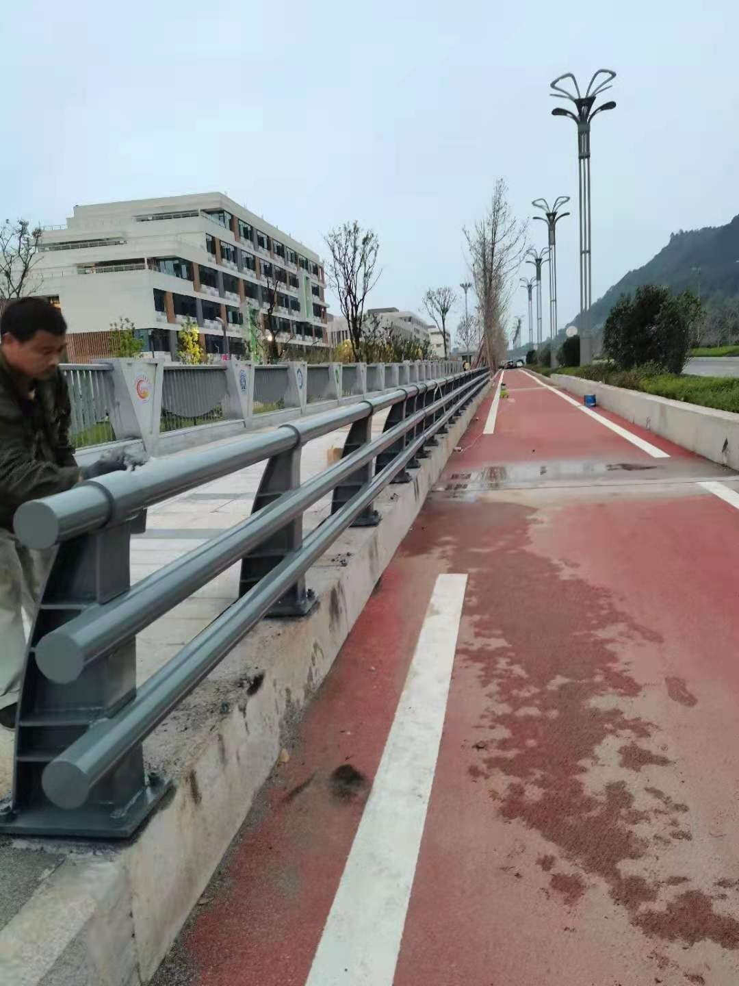 新聞更新;秦皇島道路橋梁燈光防撞護(hù)欄廠家-2022報(bào)價(jià)實(shí)時(shí)更新