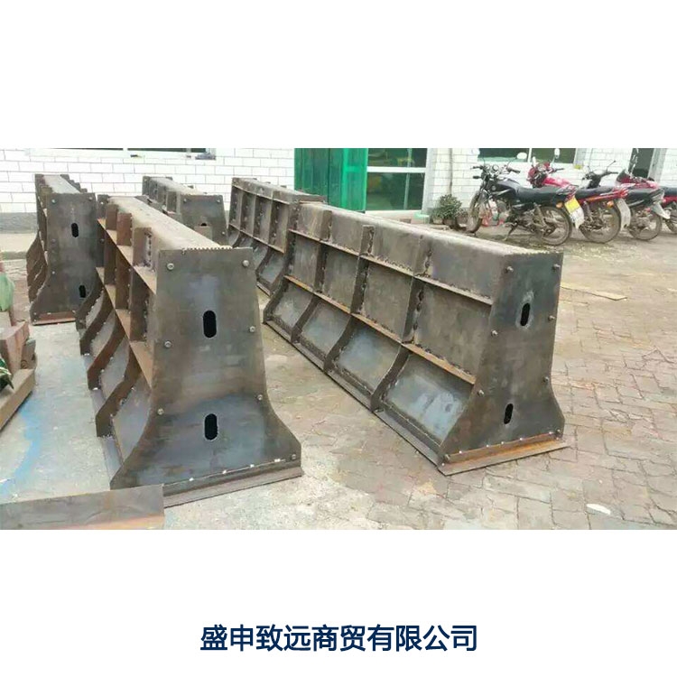 隔離墩鋼模具高速隔離帶模具預(yù)制公路分隔帶模具