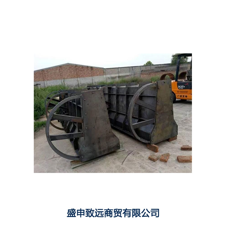 高速公路隔離墩鋼模具水泥隔離墩鋼模具廠預制隔離墩鋼模具