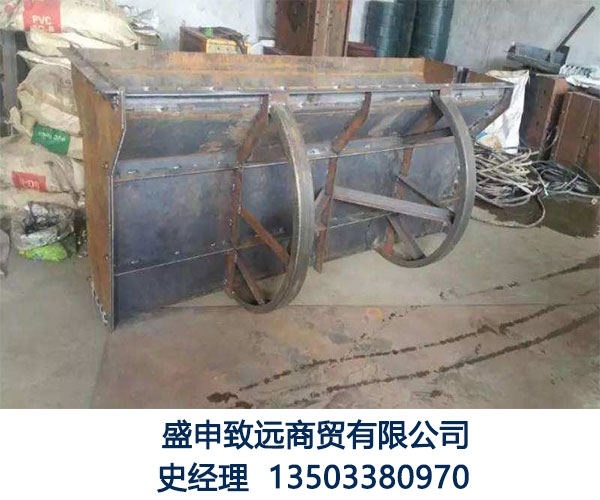 水泥隔離墩鋼模具交通隔離帶模具制作預(yù)制公路分隔帶模具