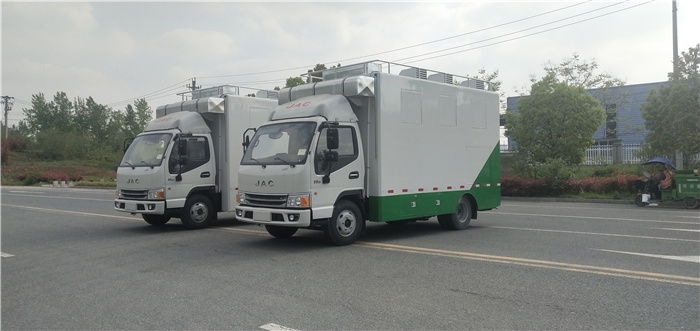 流動(dòng)餐飲車廠家直銷