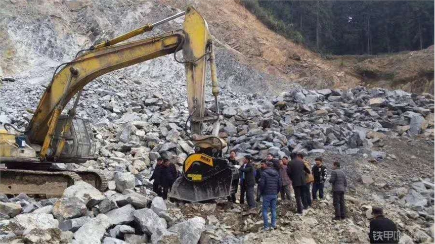 寧波水泥路面粉碎挖機(jī)破碎鏟斗價格