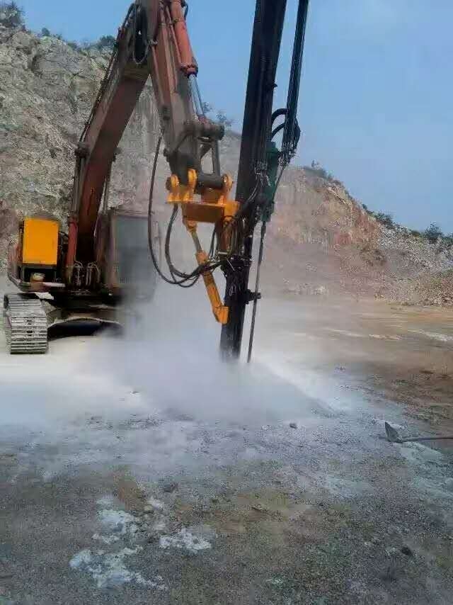 呼和浩特開山修路石頭打眼挖改式打孔機(jī)