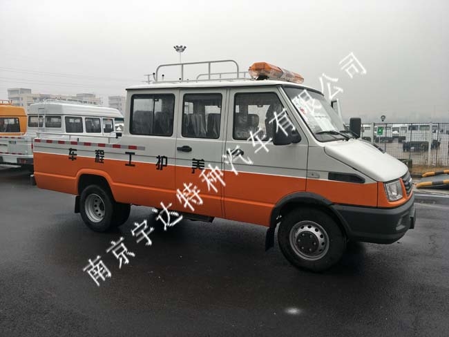 油田工程車 石油工程車 南京依維柯低頂工程車 中頂工程車