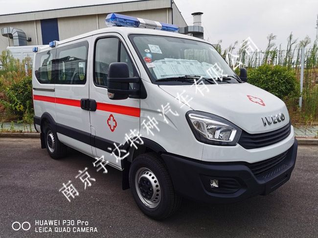 依維柯救護(hù)車  NJ5046XJHD2E  歐盛救護(hù)車