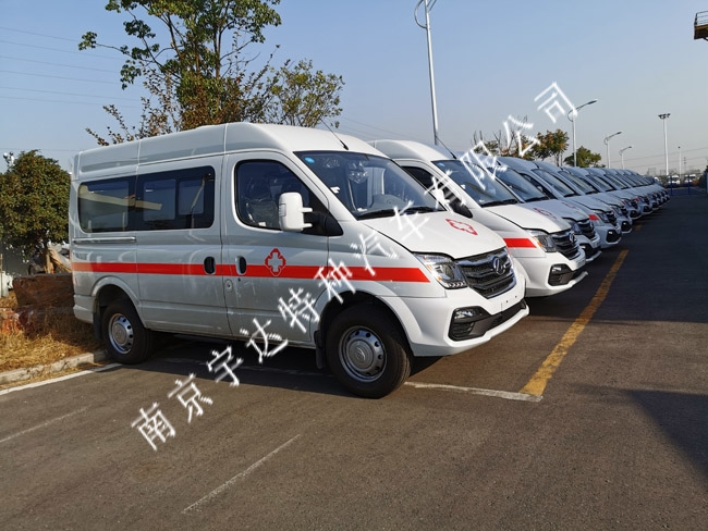 大通負(fù)壓救護(hù)車  大通監(jiān)護(hù)車型救護(hù)車 大通救護(hù)車