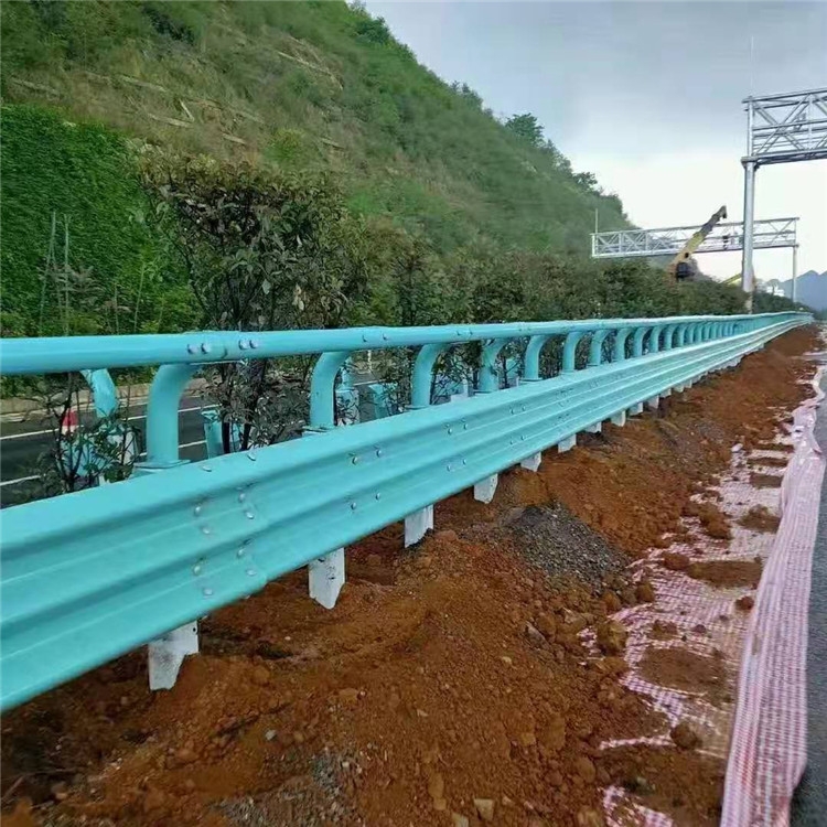 高速公路波形護欄板 道路兩側防護護欄板 Q235波形護欄板加工