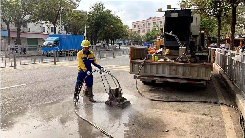 瀝青路熱熔標線清除 高壓水除線施工隊 馬路舊線翻新