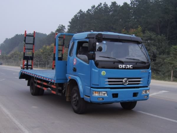 陜汽福田系列平板拖車廠家，福田挖機(jī)拖車價(jià)格配置參數(shù)圖片