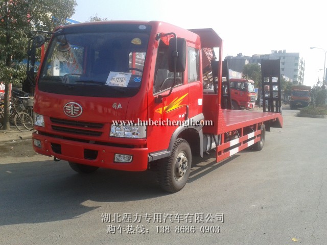 遼寧鞍山哪里購買平板運(yùn)輸車 挖機(jī)運(yùn)輸車廠家在哪里 挖機(jī)拖板車價(jià)格