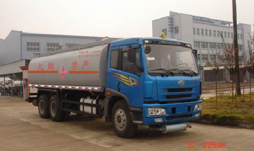 25方化工罐車(chē)25立方化工車(chē)化工液體運(yùn)輸車(chē)化工槽車(chē)