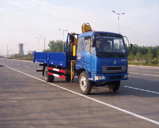 折臂式汽車吊隨車起重運(yùn)輸車