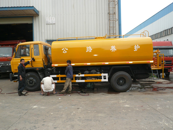 10-15噸灑水車哪里有，東風(fēng)153灑水車廠家直銷圖片價(jià)格