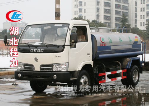 玉林哪里有灑水車賣，東風福瑞卡5方小型灑水車廠家直銷，灑水車報價