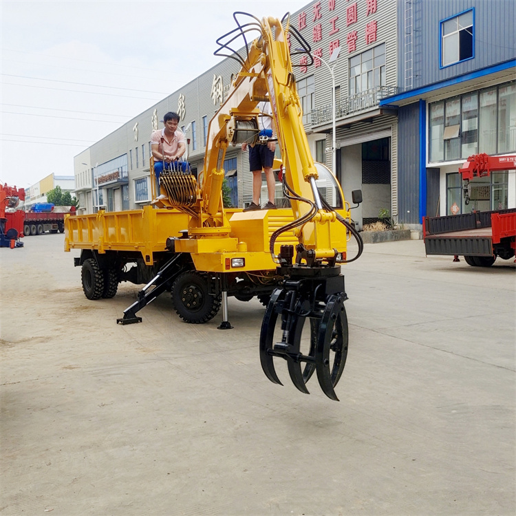 四不像隨車抓木機(jī)盤山路原木抓取運輸車抓甘蔗機(jī)械