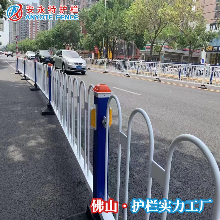 市政道路護欄定制馬路中心隔離欄人行道防撞欄公路圍欄廠家