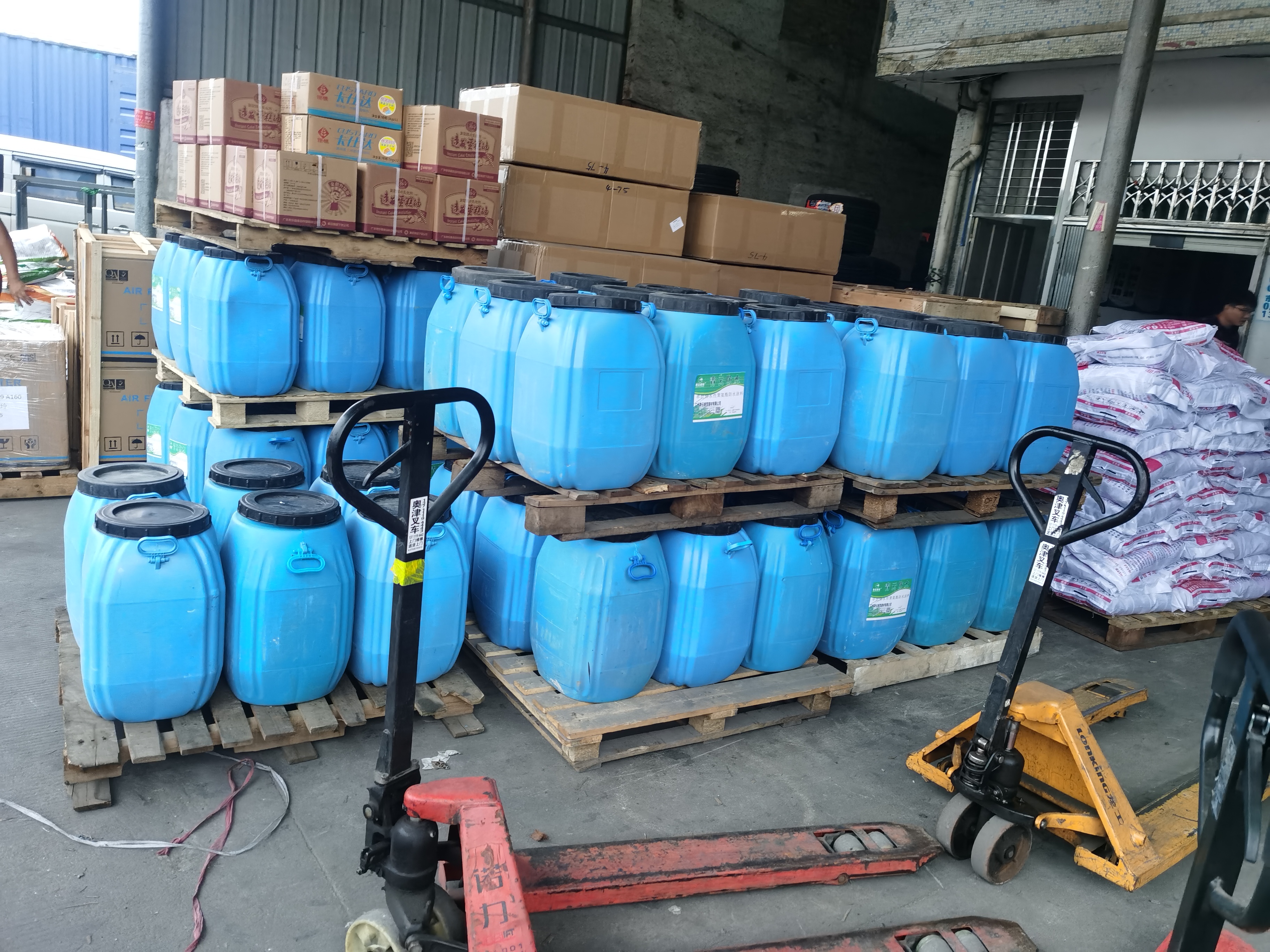 PB型道橋用聚合物改性瀝青防水涂料水性路橋溶劑型防水材料施工