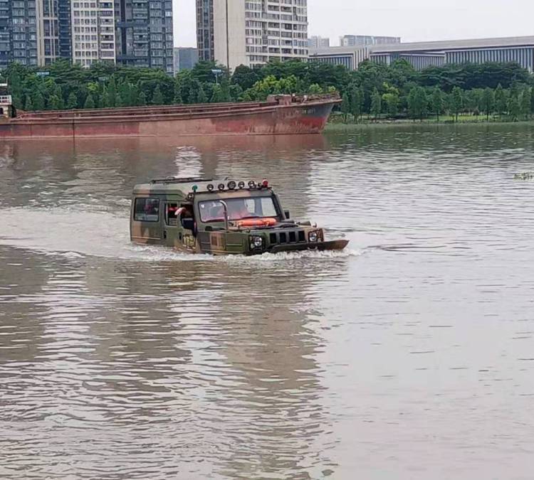 應(yīng)急救援抗洪搶險(xiǎn)水陸兩棲車(chē)水陸兩棲越野車(chē)