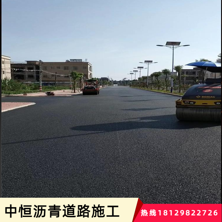 光明科技園道路瀝青改造玻纖格柵網(wǎng)鋪設彩色瀝青