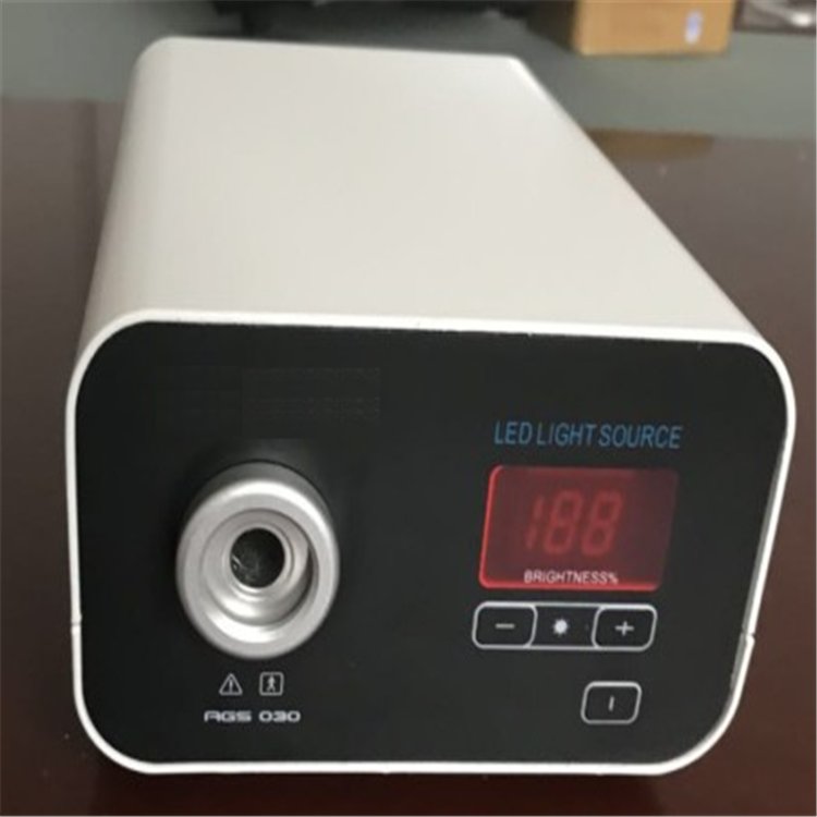 學(xué)校教學(xué)用便攜式LED冷光源腹腔鏡專用冷光源動物用冷光源可定制瓦數(shù)