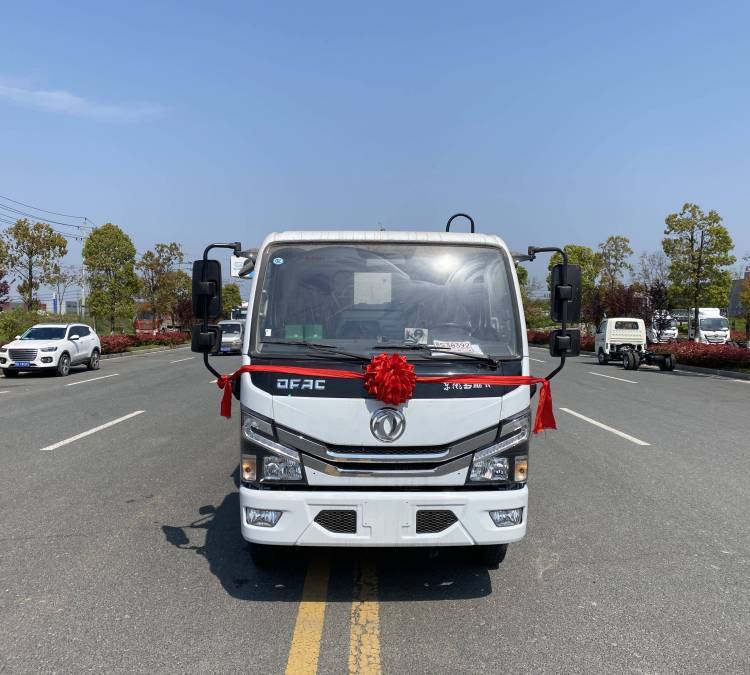 東風D6多利卡7方壓縮垃圾車環(huán)衛(wèi)垃圾轉運車輛