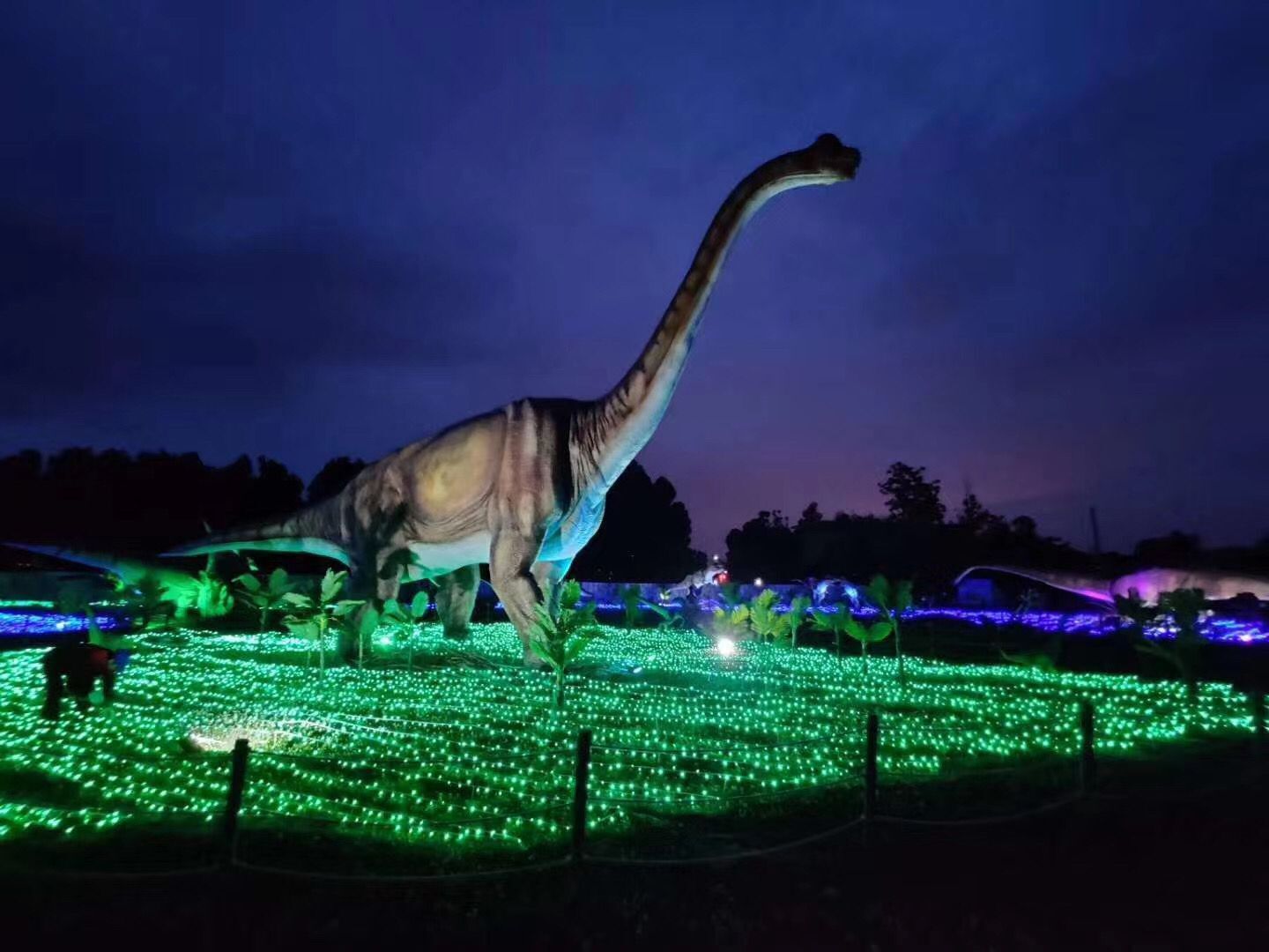 景區(qū)公園仿真恐龍模型顏色翻新配件更換維修霸王龍腕龍廠家資源